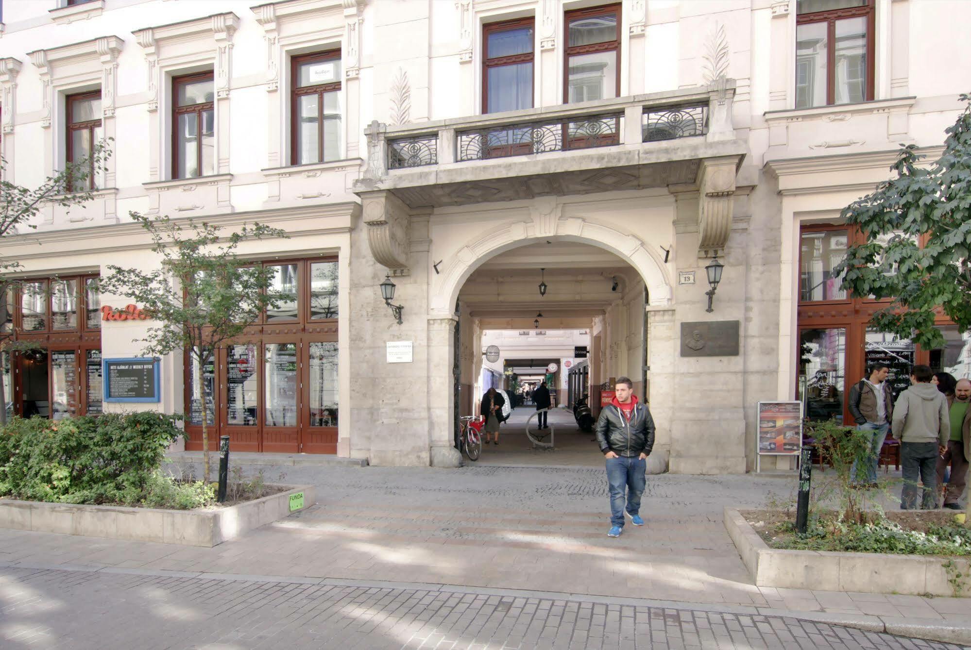 International Apartments Budapeste Exterior foto
